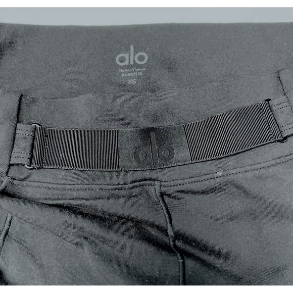 ALO Yoga Leggings - Picture 2 of 2